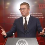 Mickoski të rinjve: Mos punoni jashtë, ndërtoni vendin! Qeveria me strategji për t’i ndalur të rinjtë nga emigrimi