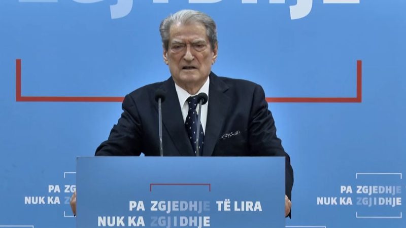 “Betimi i ministrave të rinj, ceremonia më qesharake e 35 viteve të fundit”, Berisha: Riformatim i qeverisë me klonim nga Lubi Balluku!