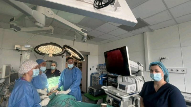 Hiqet plumbi nga mushkëria me metodën moderne VATS-Uniportal në QKUK