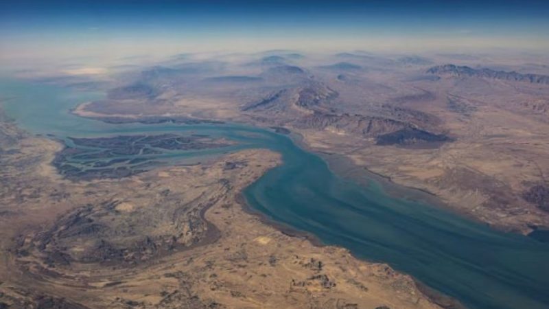 Irani mbyll sërish ngushticën e Hormuzit