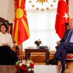 Presidenti Erdogan priti presidenten Siljanovska-Davkova në Stamboll, prezent edhe kreu i inteligjencës turke