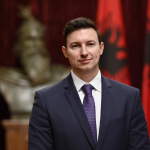 Mbështeti studentët shqiptarë në Shkup, ministri Hoxha gati të largojë Meidanin nga posti i ambasadorit