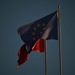 Anketimi i WeBalkans: 77% e shqiptarëve nuk u besojnë partive politike