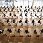 Rreth 60 maturantë u kapën duke kopjuar në provim