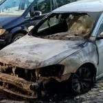 Digjet vetura e gjykatësit që kishte fshehur 350 mijë eurot në murin e shtëpisë