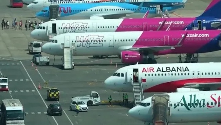 Nga viti 2027 ndryshojnë rregullat për udhëtimet me avion: Ja çfarë duhet të dinë pasagjerët