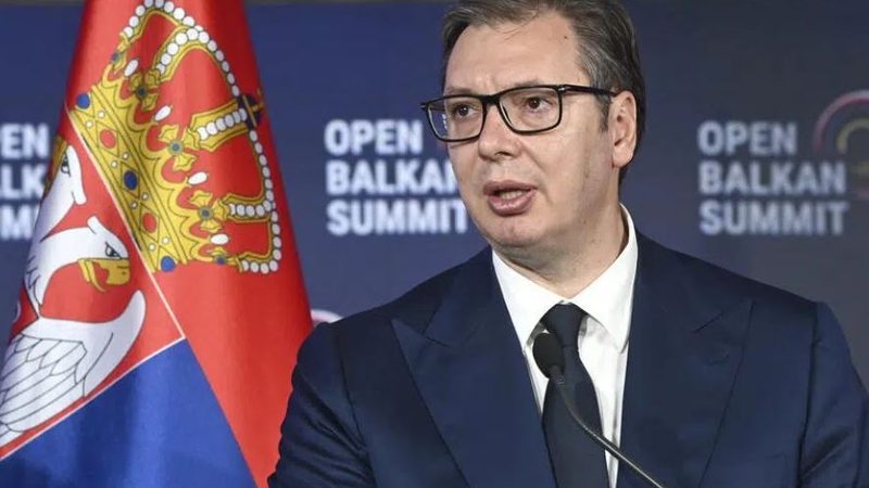Vuçiq vendos të kandidojë për kryeministër në tetor