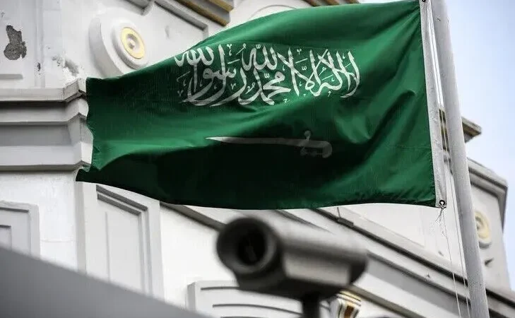 Arabia Saudite mohon raportimet për sulm vetëvrasës në Xhaminë e Madhe në Mekë