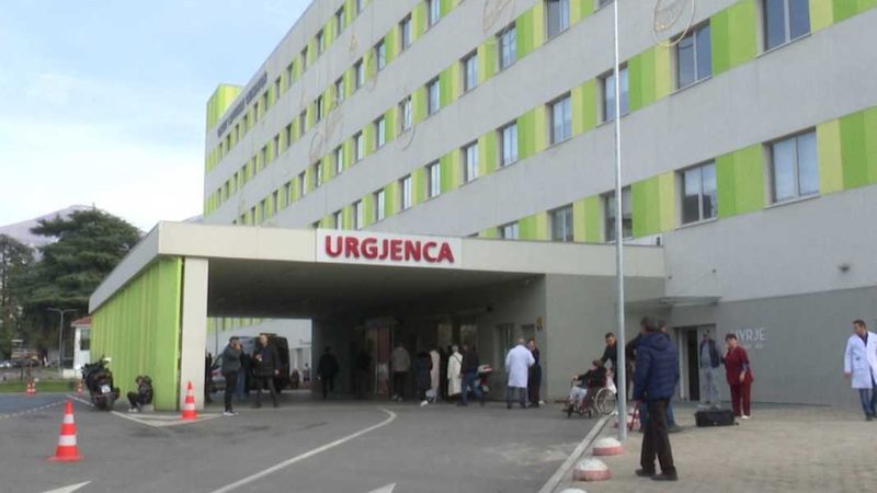Tetë persona të lënduar gjatë protestës në Tiranë, mes tyre një deputet